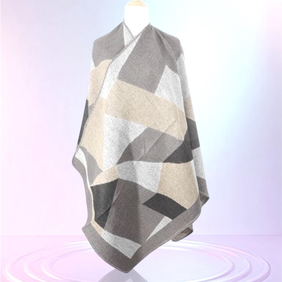 Beautiful Winter Poncho
#N010 - Picture 2 of 2